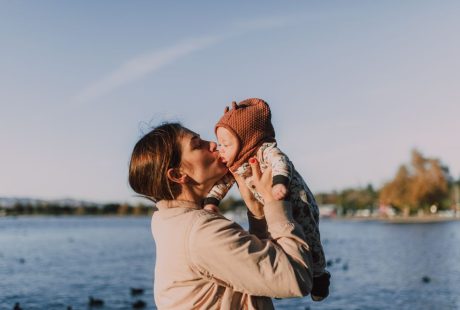 Best Baby Carrier For Hiking With Infants: Why Most Baby Carriers Fail on Hikes (And 2 That Don’t)