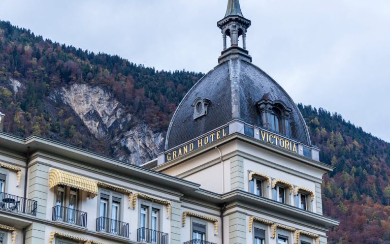 Selecting Grand Cayman’s Best Hotels Selecting Grand Cayman’s Best Hotels