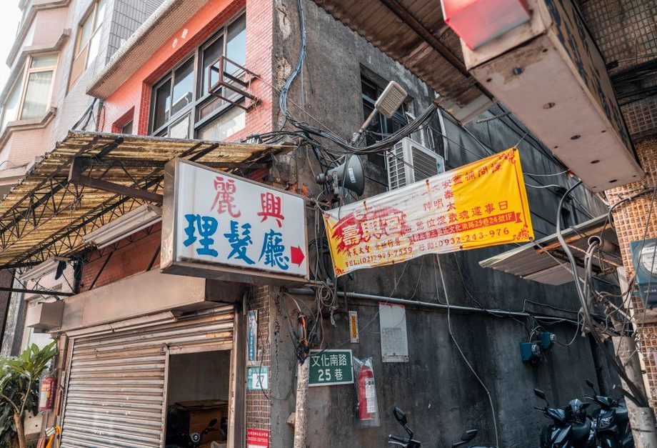 Hostel Travel 2026: Hostel Travel in 2026: Still the Cheapest Way to See the World?