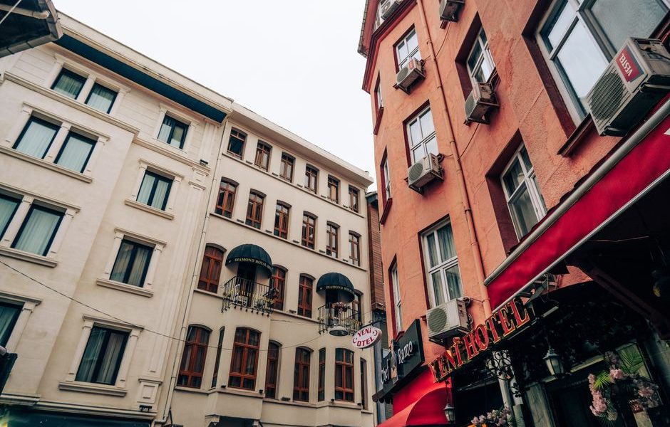 Hostelworld Vs Booking.Com Budget Backpackers: Hostelworld vs Booking.com: Which Platform Saves Budget Backpackers More Money?