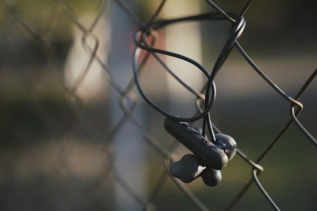 Noise-Cancelling Headphones For Digital Nomads: Noise-Cancelling Headphones for Nomads: Sony XM5 vs Bose QC Ultra