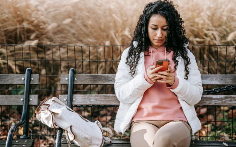 Safety Apps Solo Traveler: 5 Safety Apps Every Solo Traveler Should Download Right Now Safety Apps Solo Traveler: 5 Safety Apps Every Solo Traveler Should Download Right Now